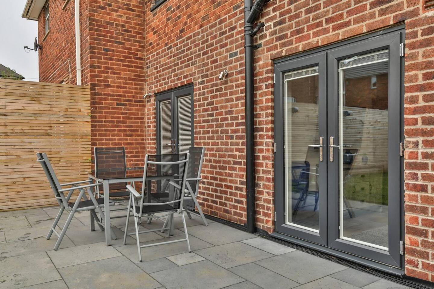Magnificent, Renovated Whole House With Garden Villa Sheffield Exterior foto
